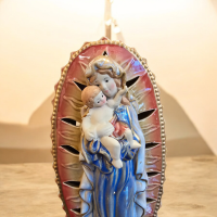Virgen María con el Niño Jesús – Estatua Vintage Portavelas