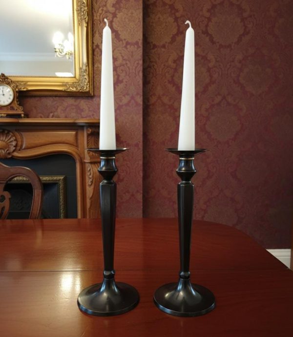 WhatsApp Image 2026-01-20 at 5.24.05 PM Porta velas Elegantes de Metal Marrón oscuro - Estilo Clásico y Atemporal