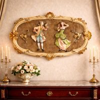 Cuadro en Relieve Estilo Rococó Pareja Galante en Escena Romántica.